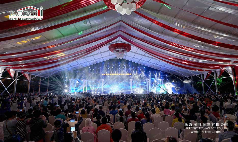 2000 people music festival tent