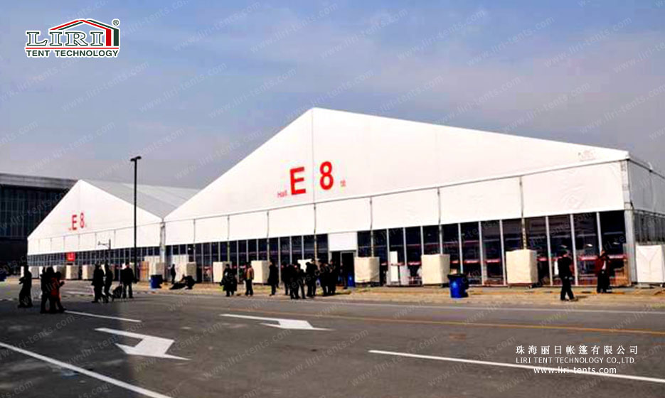 Tente d'exposition internationale