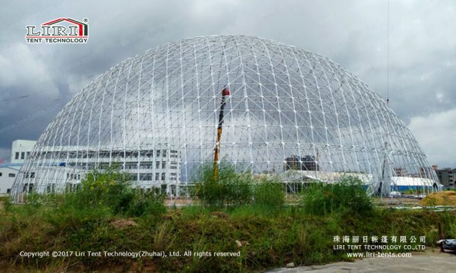Tente événementielle en forme de dôme géodésique de 55 m