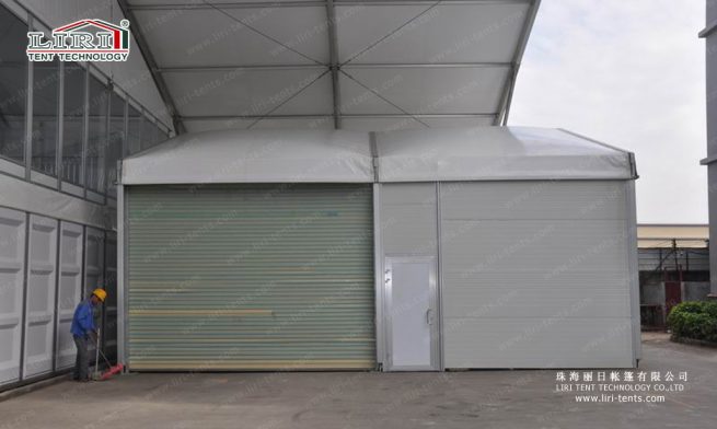 porte roulante à commande électrique pour tente