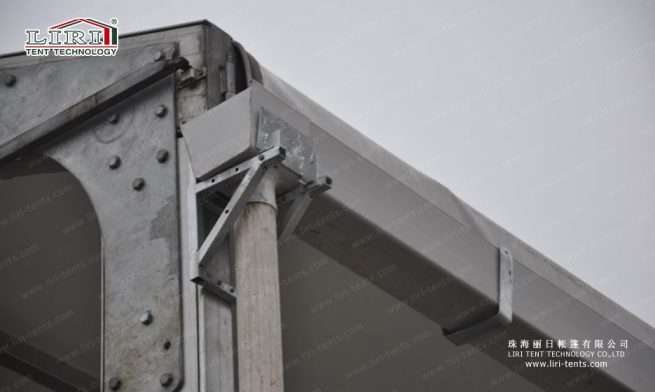 gouttière résistante pour tente