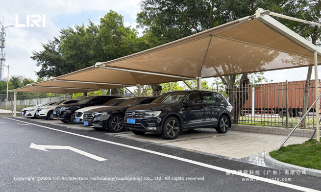 tente de parking extérieure avec auvent