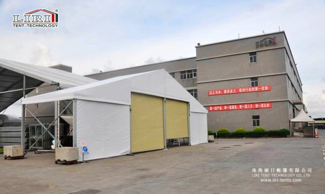 porte roulante à commande électrique pour tente