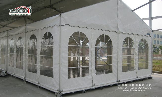 vitres transparentes pour tente événementielle
