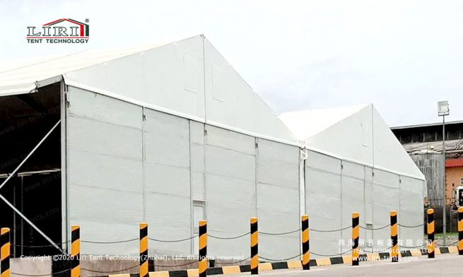 Tentes de 20 x 150 m pour entrepôt