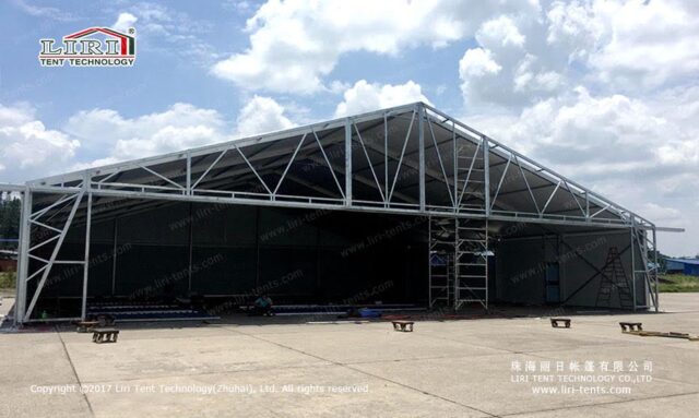 Présentation de la porte coulissante manuelle pour hangar