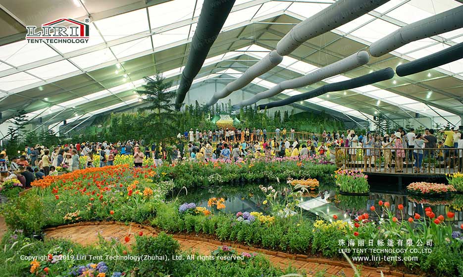 Tente du salon des fleurs